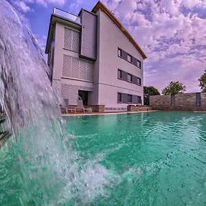 Rainbow Apartahotel